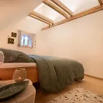 Roubenka Mezi Stromy S Wellness
