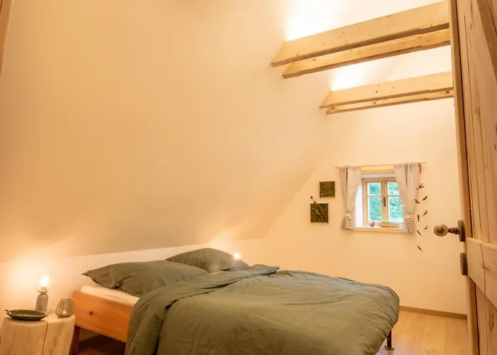 Roubenka Mezi Stromy S Wellness בית נופש